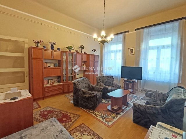 Eladó téglalakás, Budapesten, VI. kerületben 70.99 M Ft
