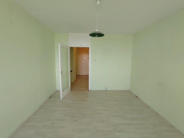 Eladó panellakás, Székesfehérvárott 33.9 M Ft, 1 szobás
