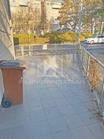 Kiadó téglalakás, albérlet, Veszprémben, Stadion utcában