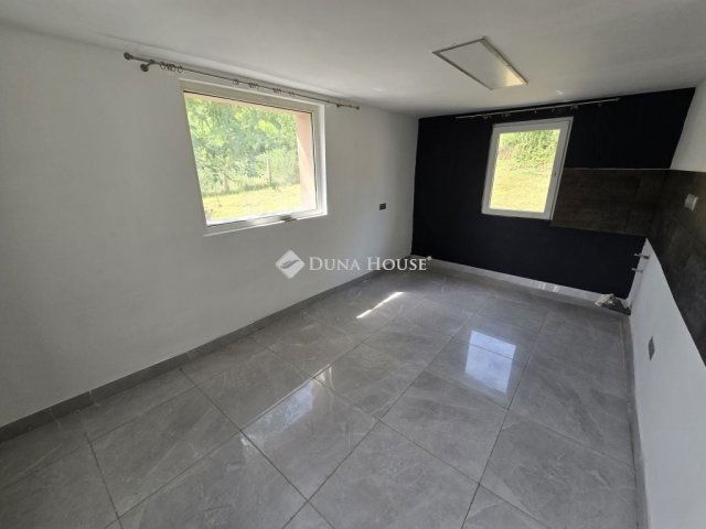Eladó családi ház, Enyingen 15.8 M Ft, 3 szobás