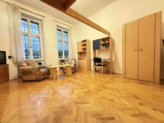 Eladó téglalakás, Budapesten, VII. kerületben, Garay utcában