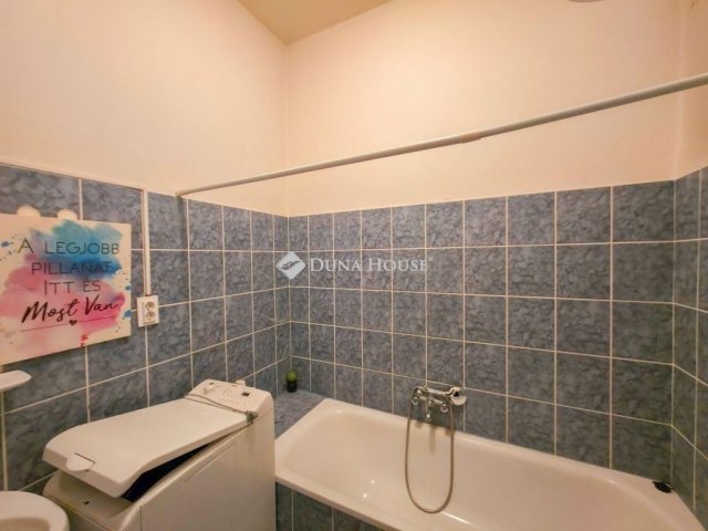 Eladó téglalakás, Budapesten, VII. kerületben 64.9 M Ft