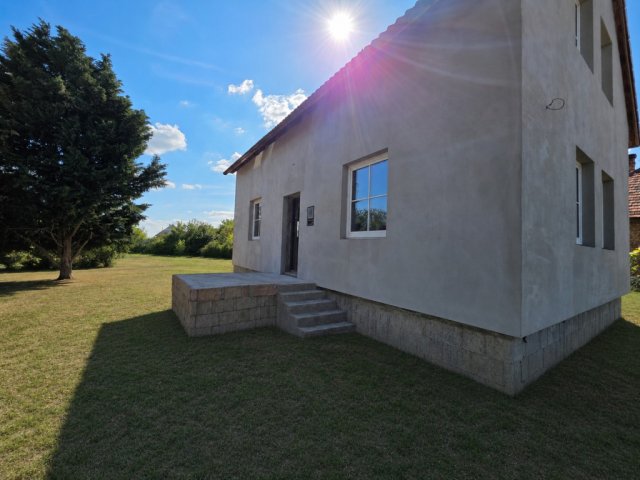 Eladó családi ház, Ercsiben 37.99 M Ft, 1+4 szobás
