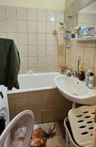 Eladó panellakás, Pécsett, Illyés Gyula úton 46.99 M Ft