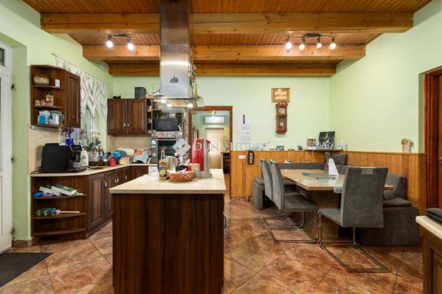 Eladó családi ház, Gönyűn 105 M Ft, 5 szobás