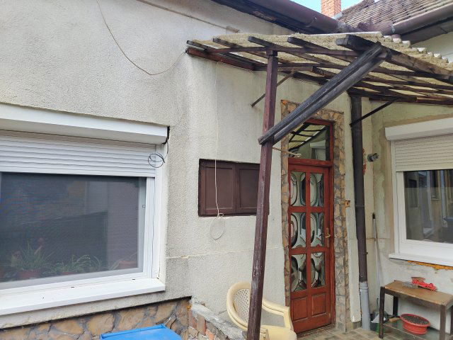 Eladó családi ház, Kaposváron 17.5 M Ft, 2 szobás
