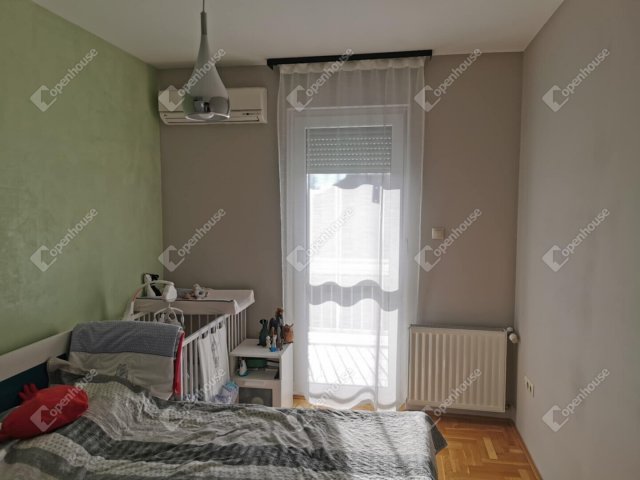 Eladó sorház, Győrött 94.9 M Ft, 2 szobás