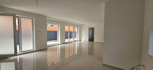 Eladó ikerház, Debrecenben 110 M Ft, 4 szobás