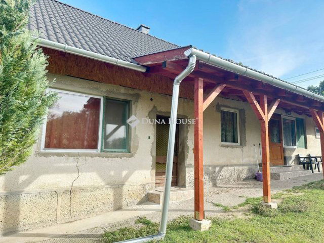 Eladó családi ház, Kajdacson 13 M Ft, 3 szobás