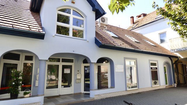 Kiadó iroda, Szombathelyen, Kossuth Lajos utcában 120 E Ft / hó