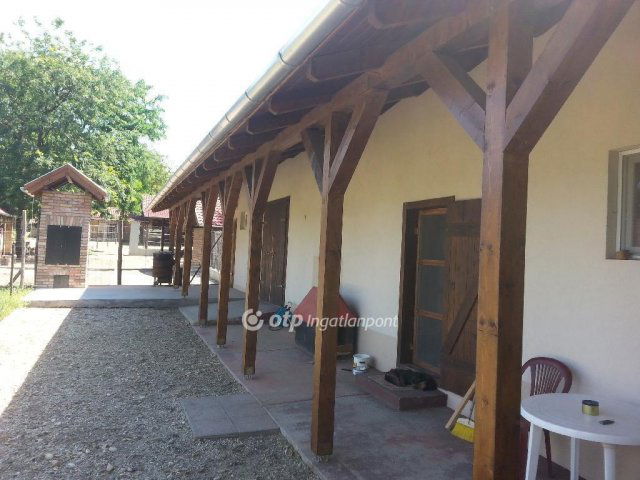 Eladó mezogazdasagi ingatlan, Bugyin 235 M Ft, 5 szobás