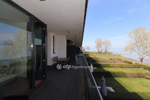 Eladó téglalakás, Siófokon 149.9 M Ft, 3 szobás