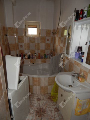 Eladó családi ház, Kaposváron 49 M Ft, 5 szobás