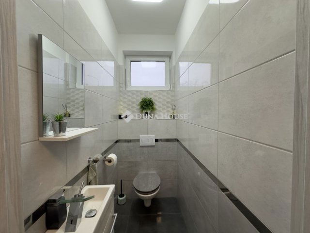 Eladó családi ház, Budapesten, XVII. kerületben 219 M Ft