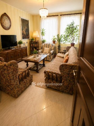 Eladó családi ház, Győrladaméren 160 M Ft, 6 szobás