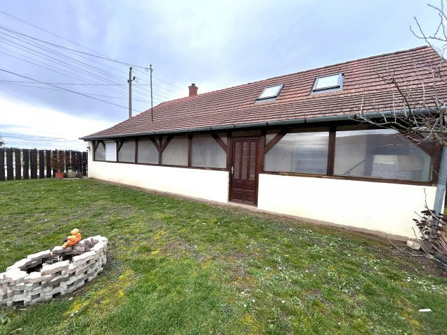 Eladó családi ház, Rumon 45.9 M Ft, 3 szobás