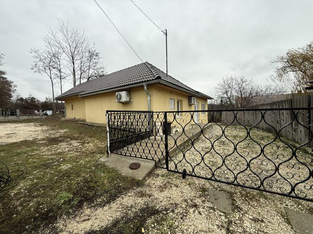 Eladó családi ház, Mányon 35.5 M Ft, 1+1 szobás