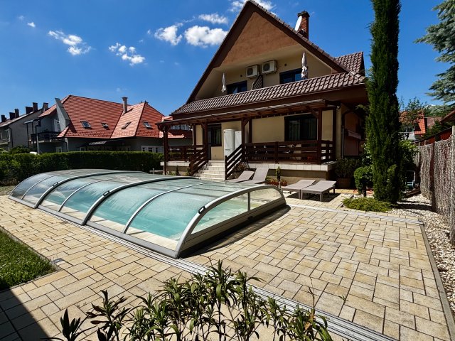 Eladó családi ház, Balatonfüreden 299 M Ft, 5+4 szobás