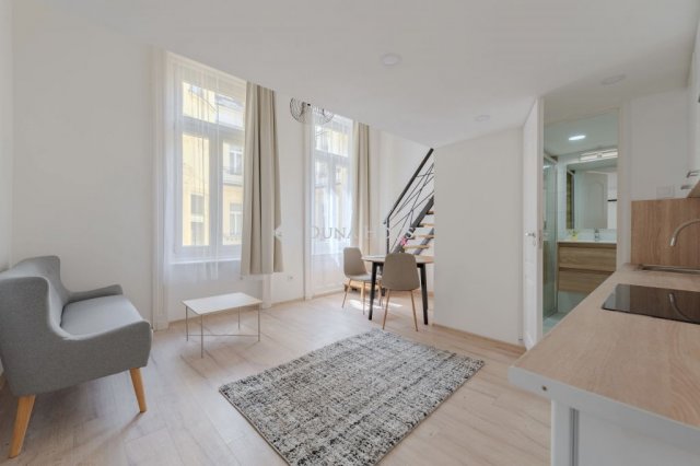 Eladó téglalakás, Budapesten, V. kerületben 53.5 M Ft, 1 szobás