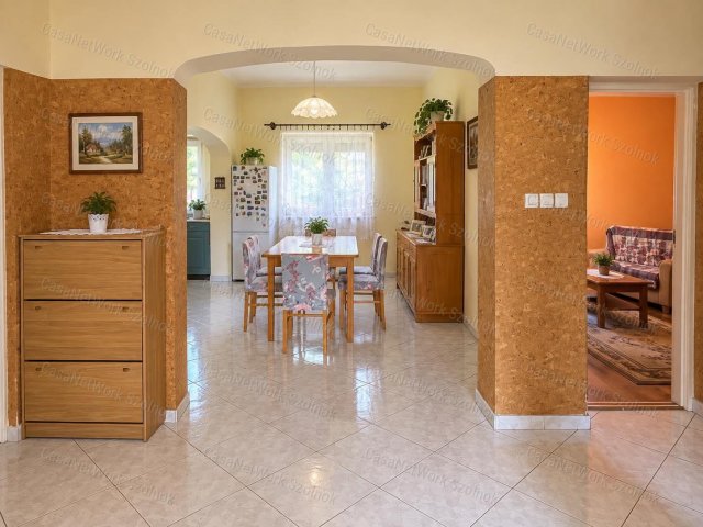 Eladó családi ház, Szolnokon 81.2 M Ft, 4 szobás