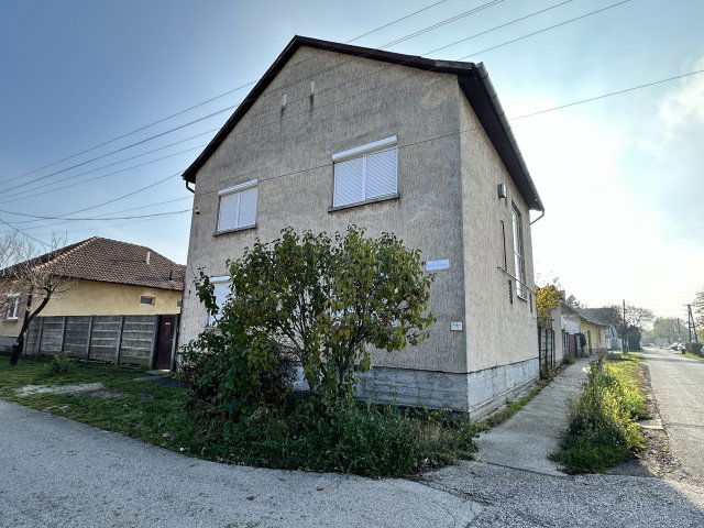 Eladó családi ház, Békéscsabán 49.9 M Ft, 4+1 szobás