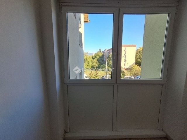 Eladó téglalakás, Pécsett 59 M Ft, 4 szobás