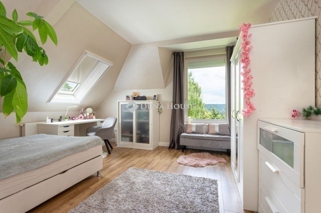 Eladó családi ház, Budapesten, II. kerületben 294.9 M Ft