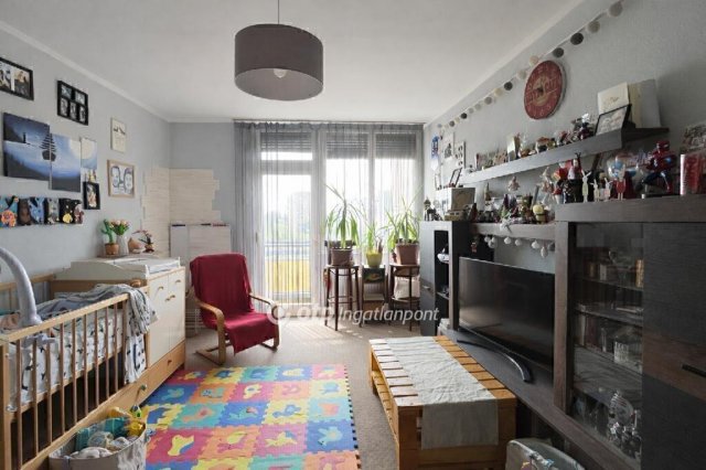 Eladó téglalakás, Egerben 37 M Ft, 2 szobás