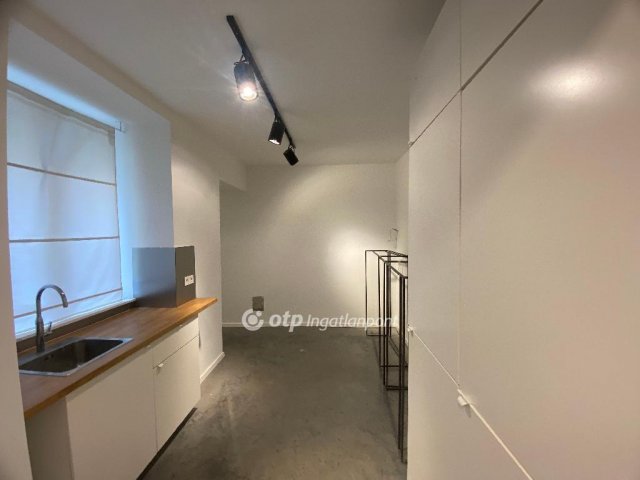 Eladó téglalakás, Budapesten, VI. kerületben 62 M Ft, 2 szobás