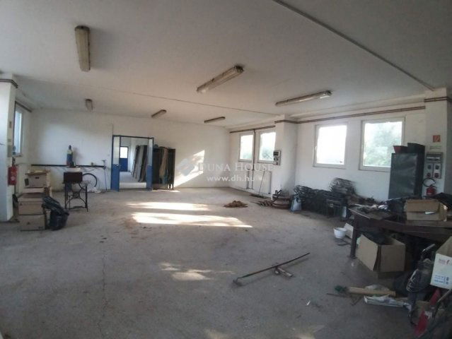 Eladó ipari ingatlan, Szigetújfalun 250 M Ft