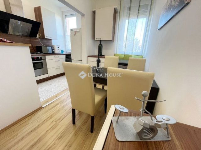 Eladó téglalakás, Szombathelyen 38.5 M Ft, 1 szobás