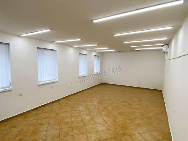 Eladó téglalakás, Pécsett 65 M Ft, 3 szobás