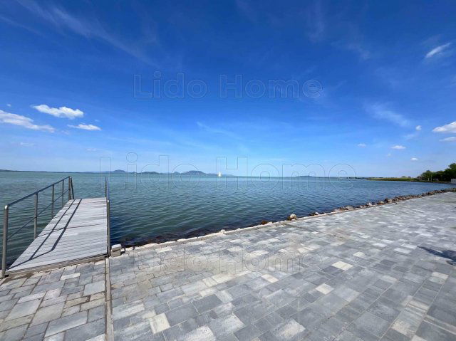 Eladó téglalakás, Balatonmáriafürdőn 129.9 M Ft, 6 szobás