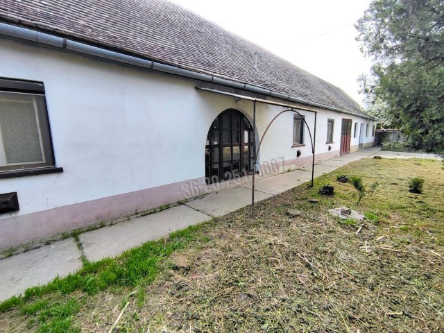 Eladó családi ház, Mohácson 29.9 M Ft, 2 szobás