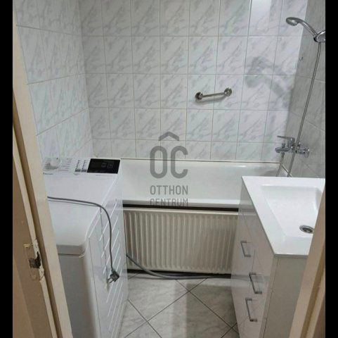 Eladó panellakás, Győrött 47.5 M Ft, 2 szobás