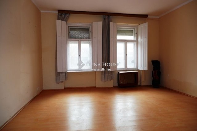 Eladó családi ház, Székesfehérvárott 69 M Ft, 4 szobás