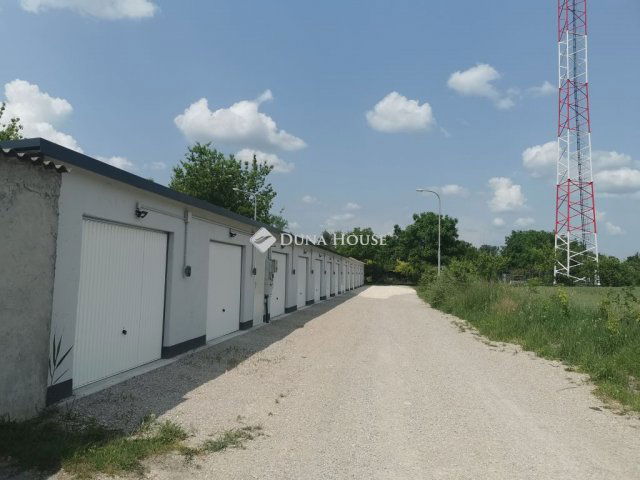 Eladó ipari ingatlan, Almásfüzitőn 5.9 M Ft