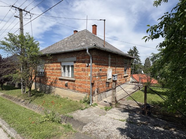 Eladó családi ház, Kaposváron, Kálvária utcában 23.5 M Ft