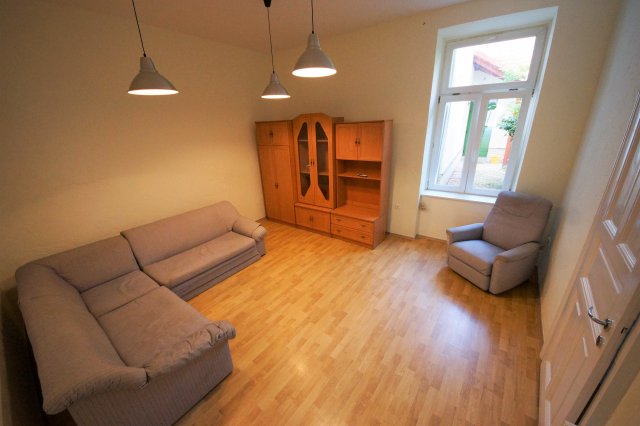 Eladó téglalakás, Székesfehérvárott, Ady Endre utcában