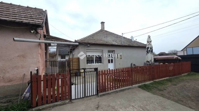 Eladó családi ház, Dabason 69.9 M Ft, 2 szobás