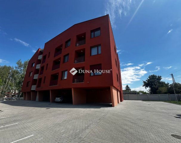 Kiadó téglalakás, albérlet, Győrött, Domb utcában, 1 szobás