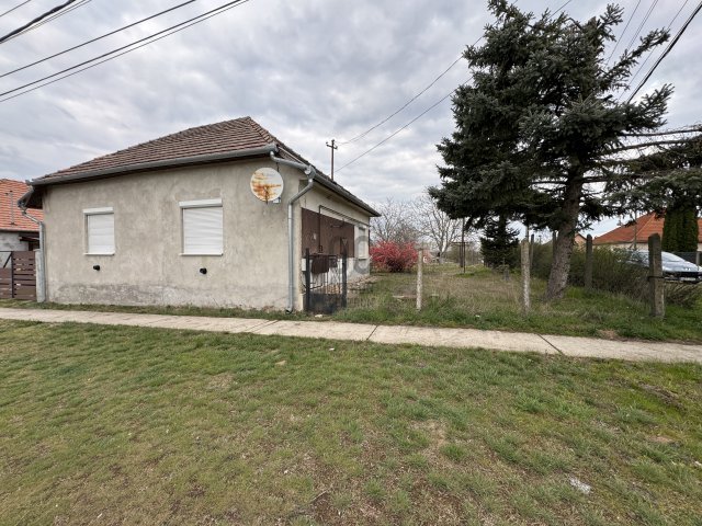 Eladó családi ház, Tengelicén 17.5 M Ft, 3 szobás