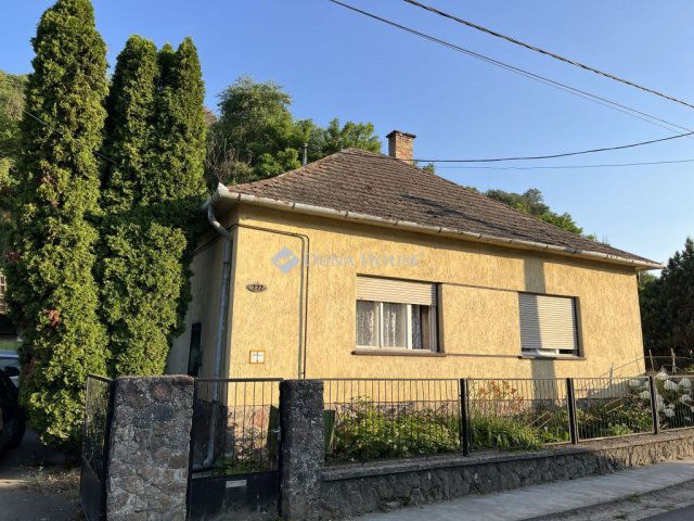 Eladó családi ház, Bátán 13.7 M Ft, 4 szobás