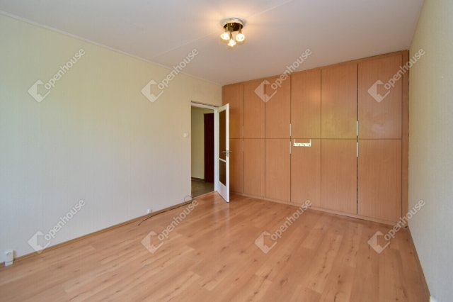 Eladó panellakás, Szegeden 44.999 M Ft, 2 szobás