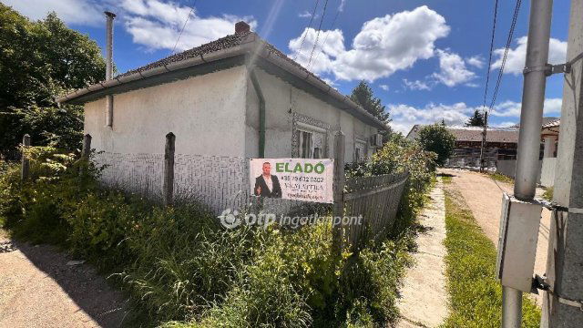 Eladó családi ház, Mezőcsáton 13.9 M Ft, 2 szobás