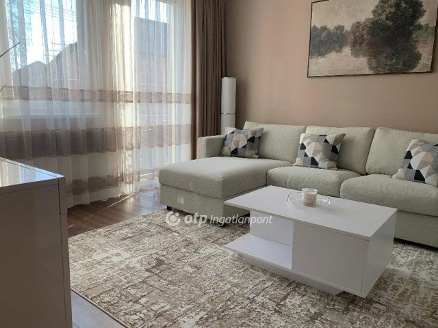 Kiadó téglalakás, albérlet, Nyíregyházán 220 E Ft / hó