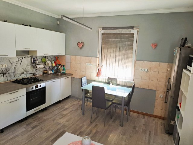 Eladó családi ház, Szigethalmon 94.99 M Ft, 4 szobás