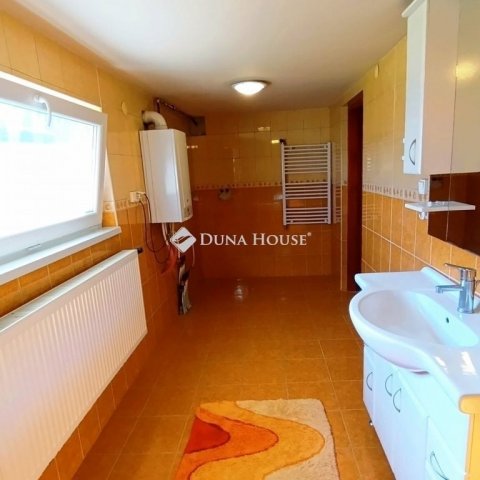 Eladó családi ház, Földeákon 39.9 M Ft, 3 szobás