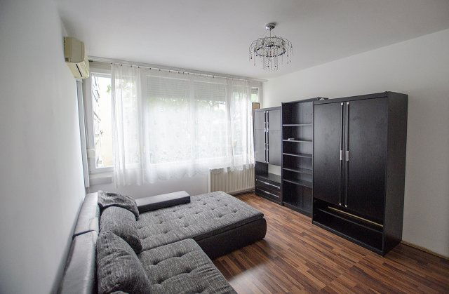 Eladó téglalakás, Szigetszentmiklóson 48.4 M Ft, 2 szobás