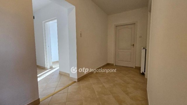 Eladó téglalakás, Füzesabonyban 55 M Ft, 3 szobás